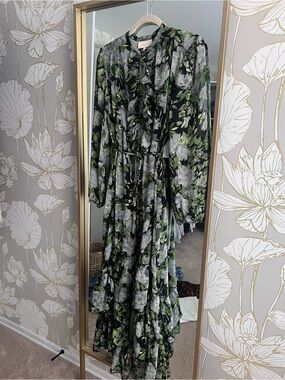MELLODAY Black Maxi Dress with Green and White Floral Print